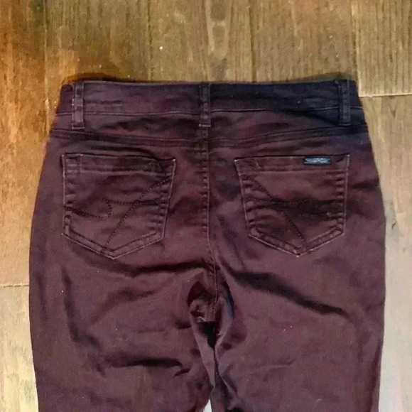 Kenneth Cole maroon skinny jeans - Picture 4 of 5